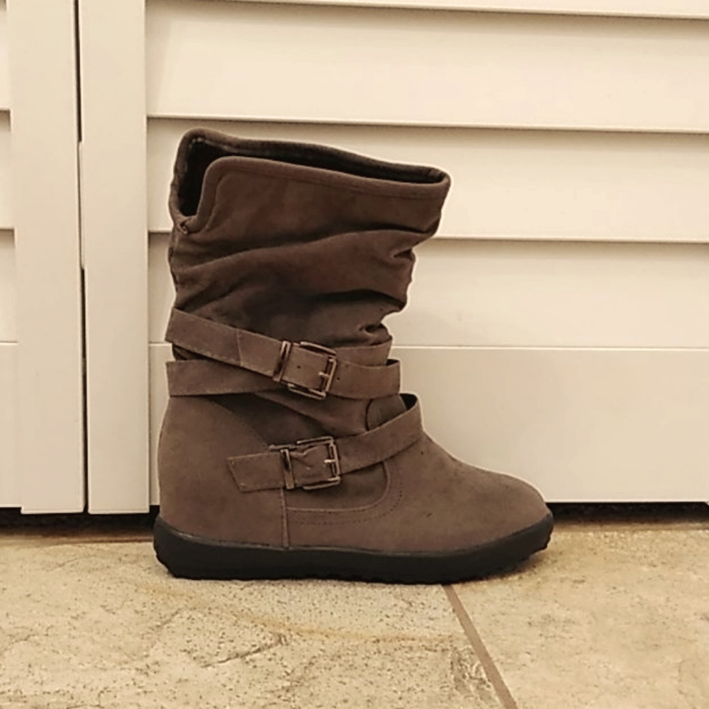 Woman's Boots